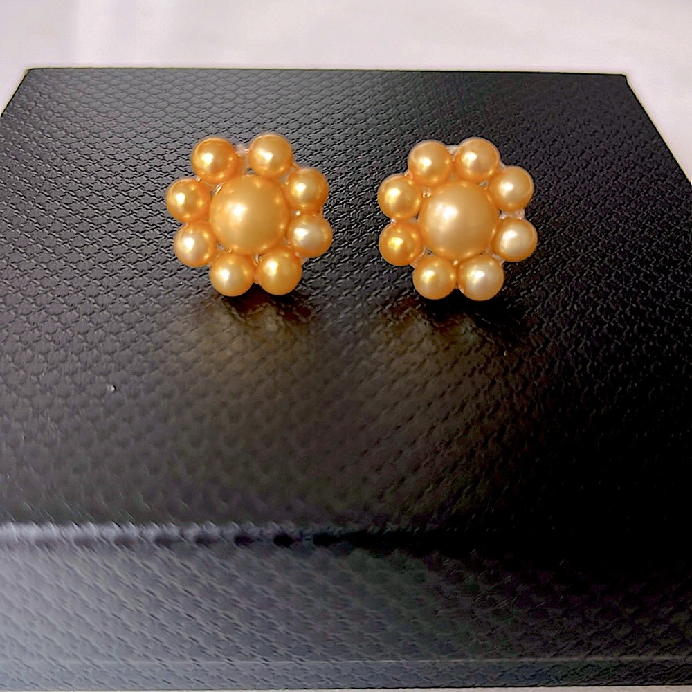 Genuine cultured Pearl earrings new in a gift box